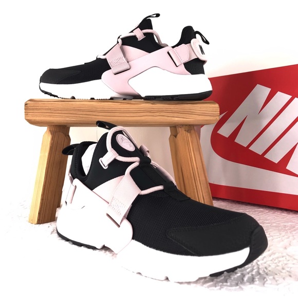 Nike Shoes Nike Air Huarache City Low Ah Poshmark Nike Shoes Nike Air Huarache City Low Ah Poshmark